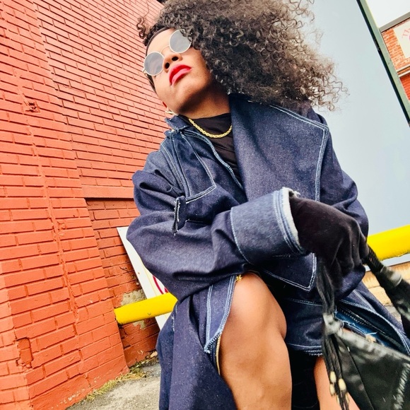 Blue denim custom made vixen trench coat with removable panel - Picture 4 of 6